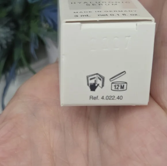 Dr Barbara Sturm Hyaluronic Serum Mini + Skin1004 Madagascar Centella Hyalu-Cica - Picture 7 of 15